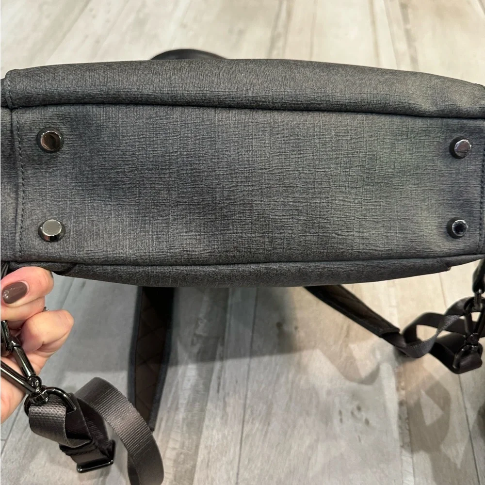 TUMI laptop bag. New without tags. Never been used. So classic - Picture 8 of 15